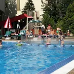 ホテル Mena Palace