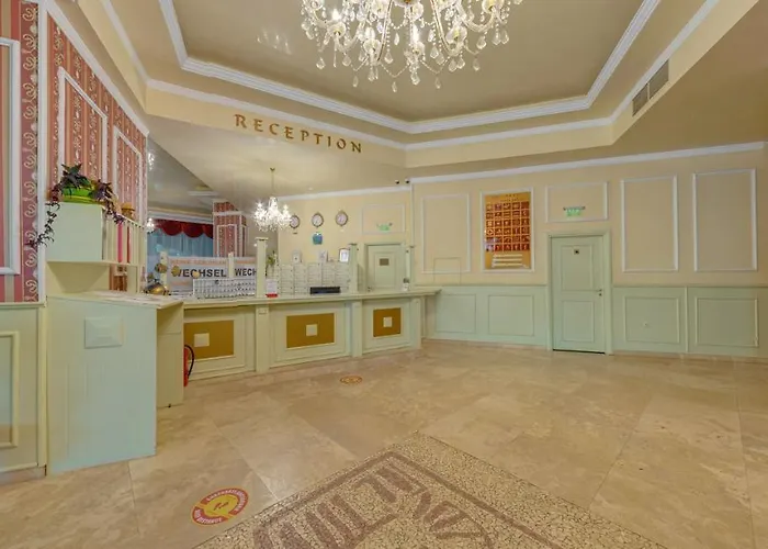 Mena Palace - Отель Солнечный берег