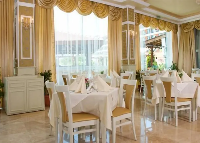 Отель Mena Palace -