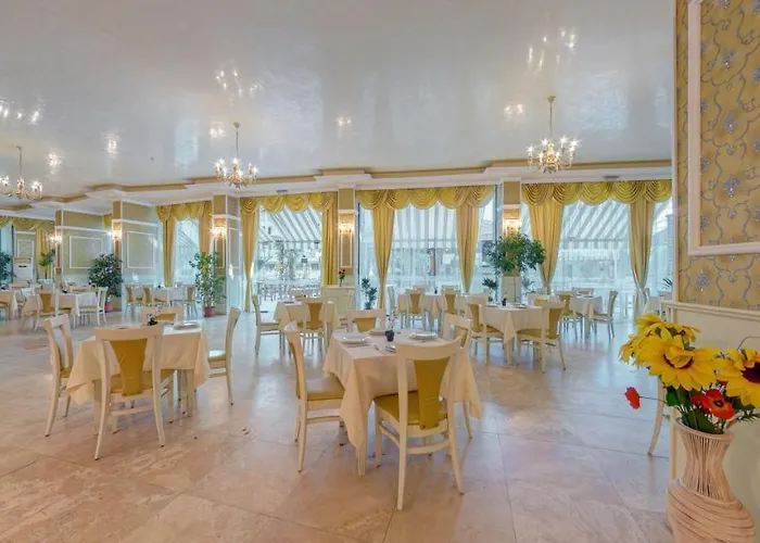 Hotel Mena Palace Słoneczny Brzeg